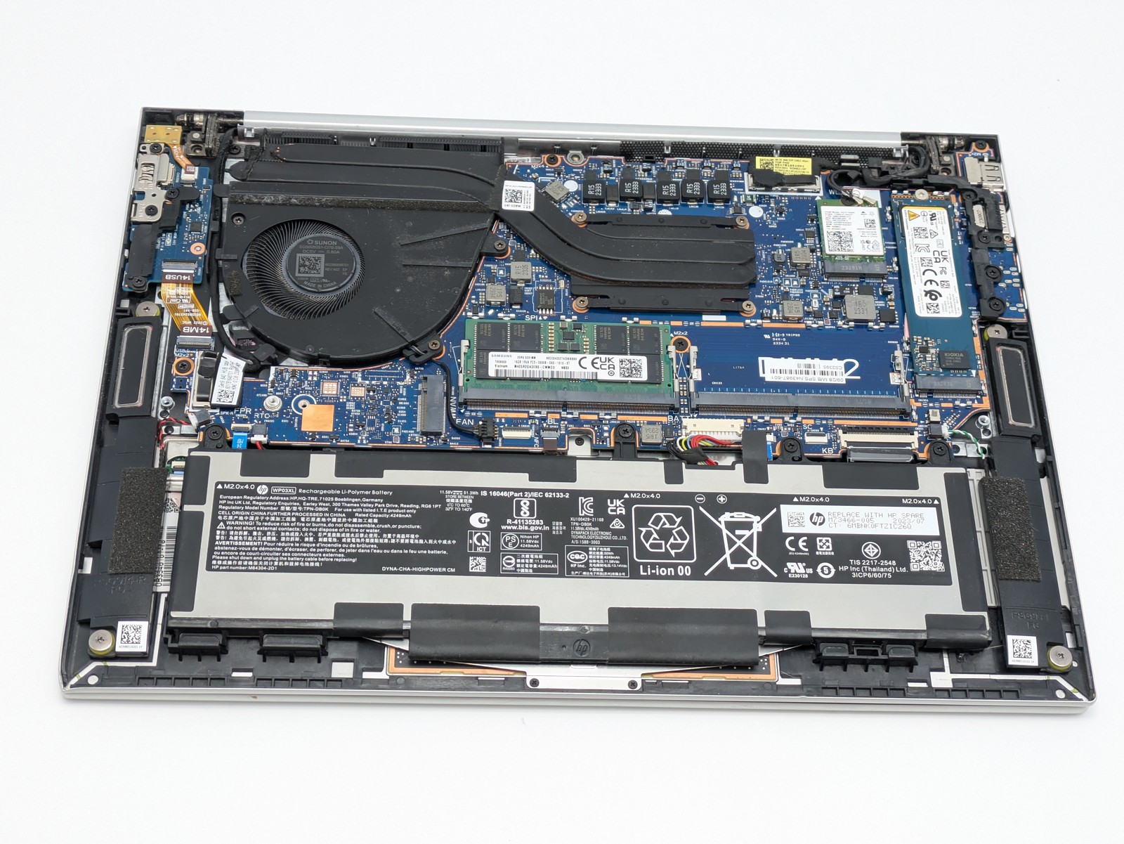 HP EliteBook 840 G10 14″ i7-1360P 16GB DDR5 512GB SSD Windows 11 Home