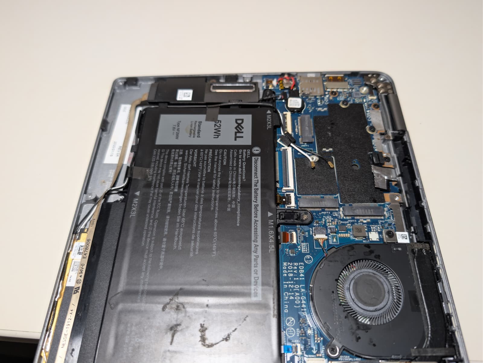 READ! Dell Latitude 7400 2-in-1 | i7 8th Gen 16GB RAM (Embedded) NO SSD | AS-IS