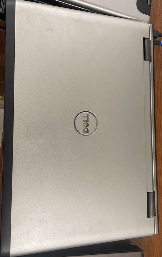 Dell Vostro 3750 17.3″ Intel Core i5-2450M 2.50GHz 8GB RAM NO HDD Boots to Bios