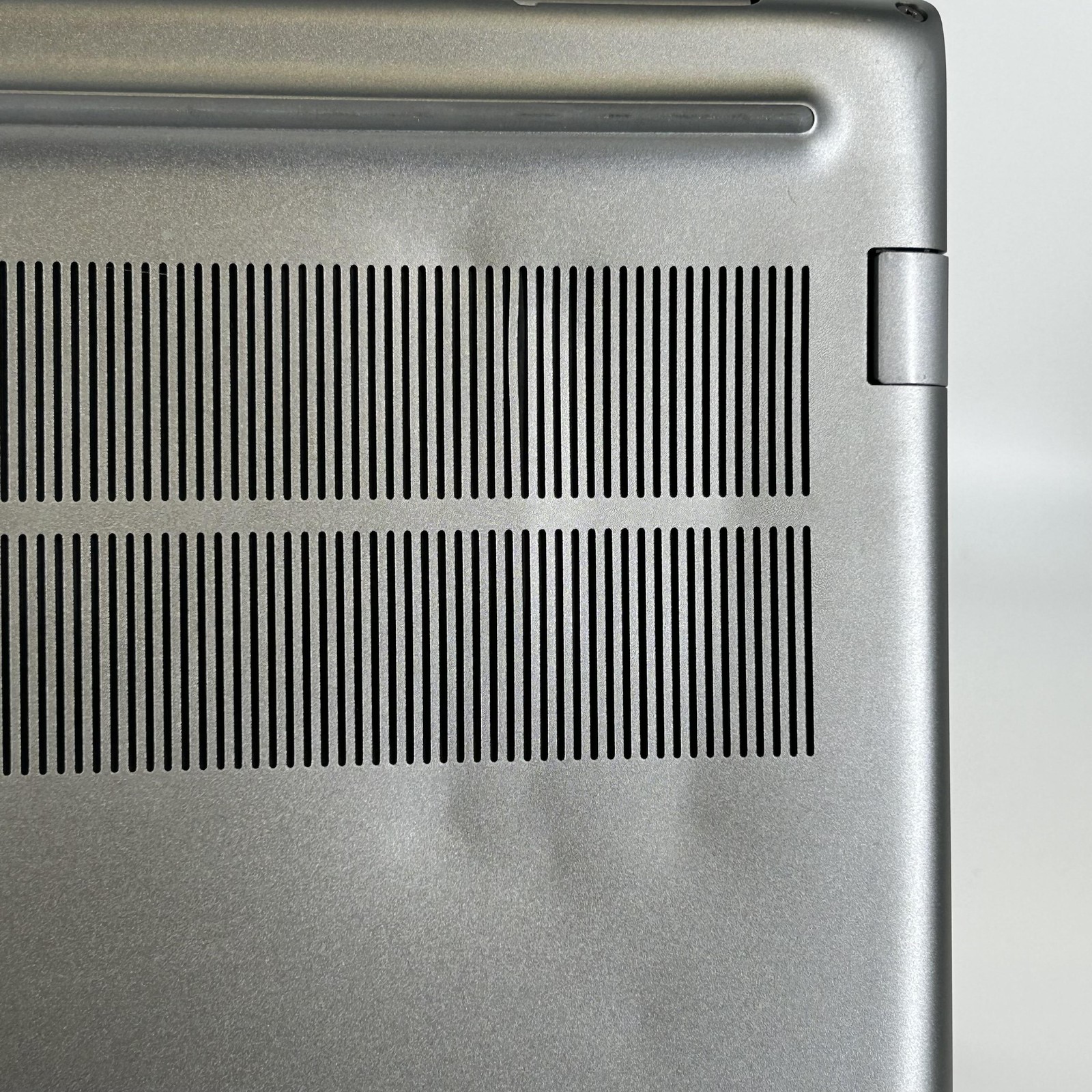 Dell Precision 7770 17.3 FHD 2.3GHz i9-12950HX 64GB 1TB RTX A5500 – WHITE SPOTS