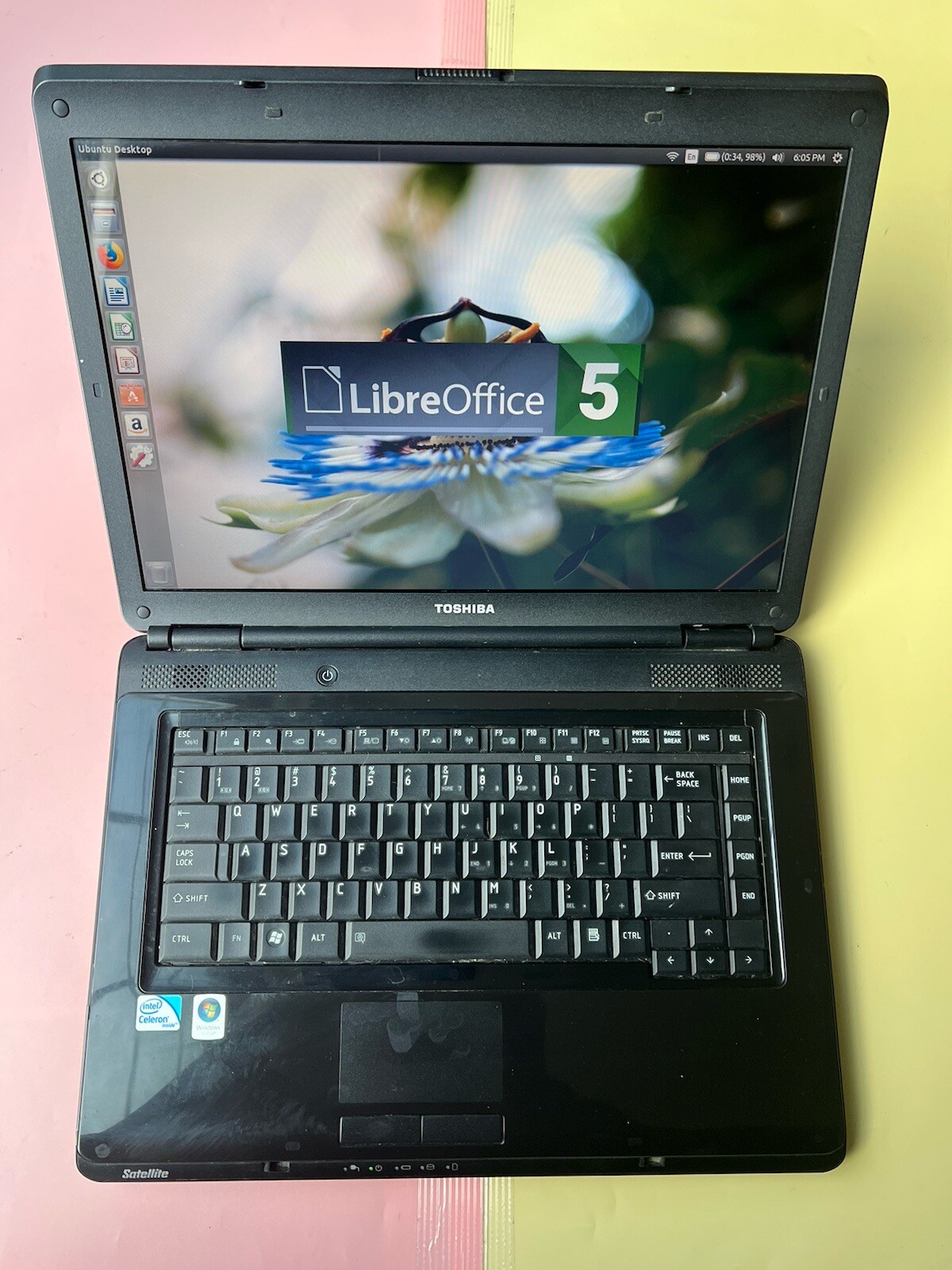 TOSHIBA SATELLITE L305-S5957 Intel Celeron Dual 3GB RAM 320GB HDD LINUX