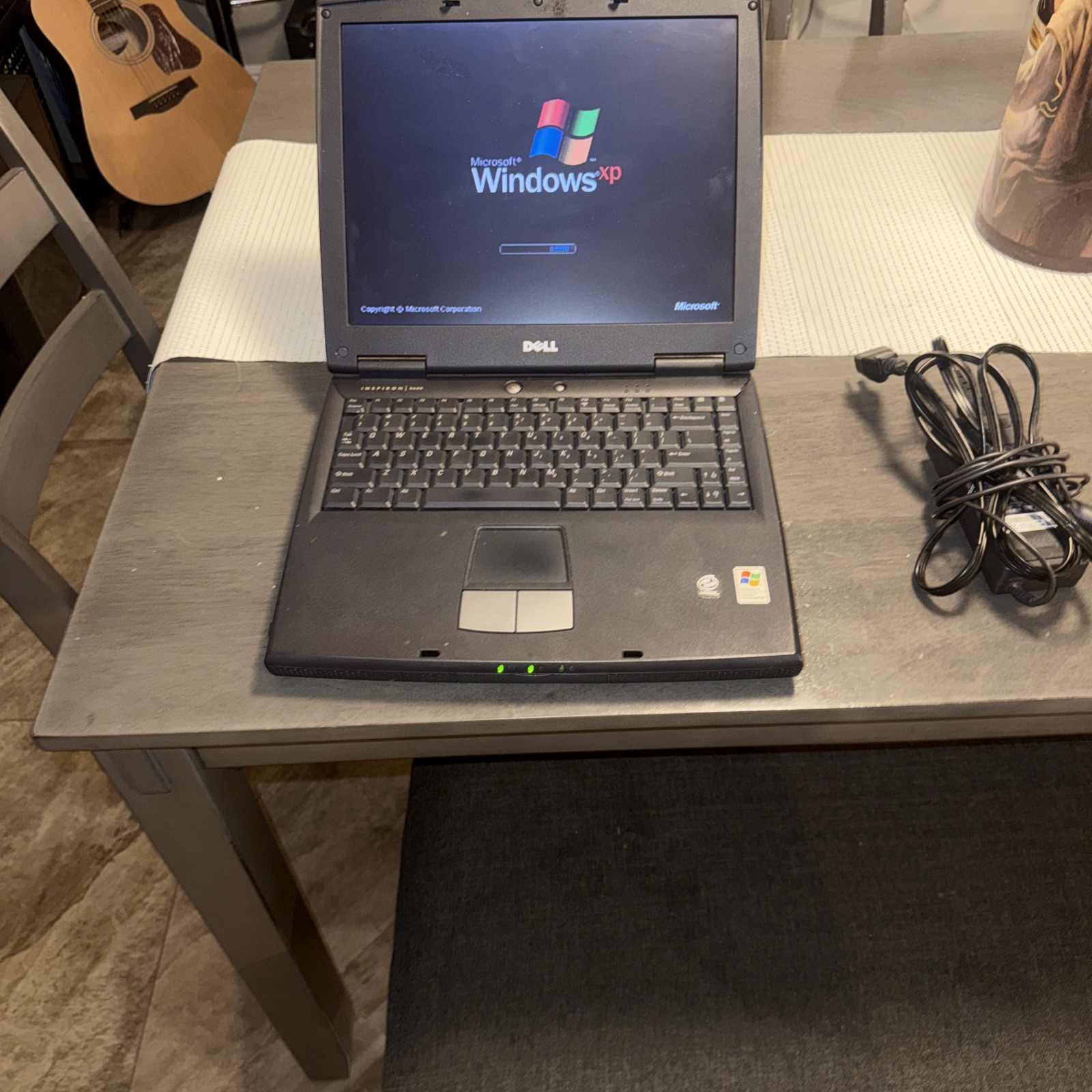 Dell Inspiron 2650 14″ Celeron 1.5GHZ 256MB 30GB 3 1/2 Floppy Disc Window XP