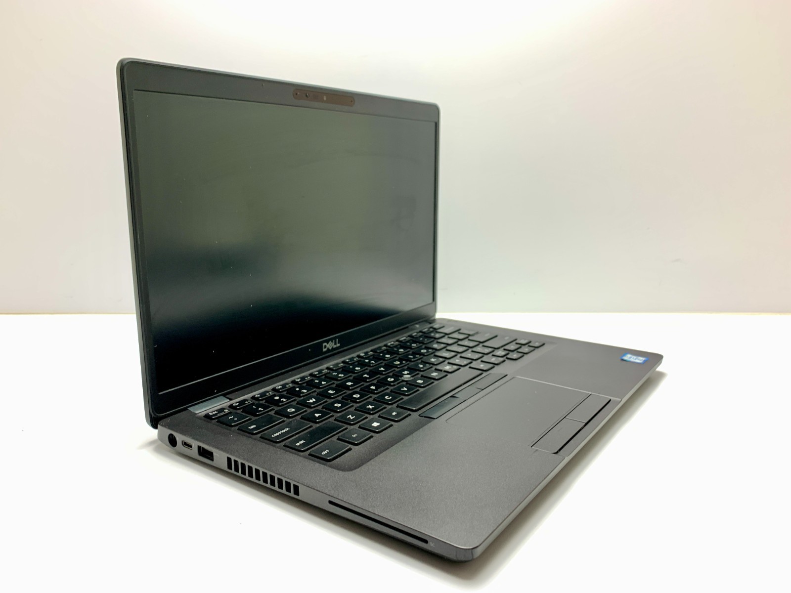 Dell Latitude 5400 | i5-8365U | 8GB RAM | 256GB NVMe | LINUX | BAD USB PORT
