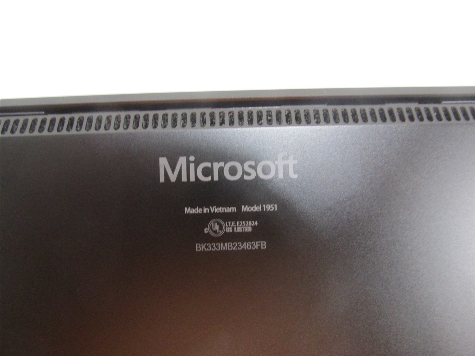 Microsoft Surface Laptop 5 1951 i5-1245U 2.5GHz 16GB RAM 512GB 13.5″ Win 11 Pro