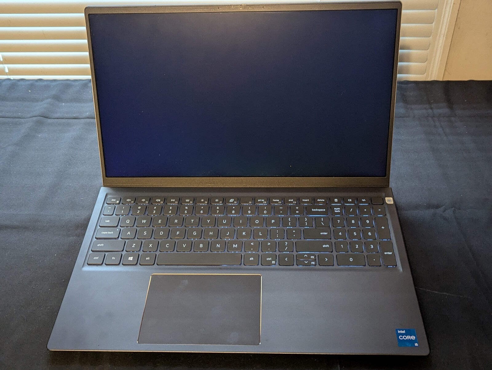 Dell Laptop – Vostro 15 5510 – i5-11320H 16GB 256GB SSD 15.6′” FHD W11P