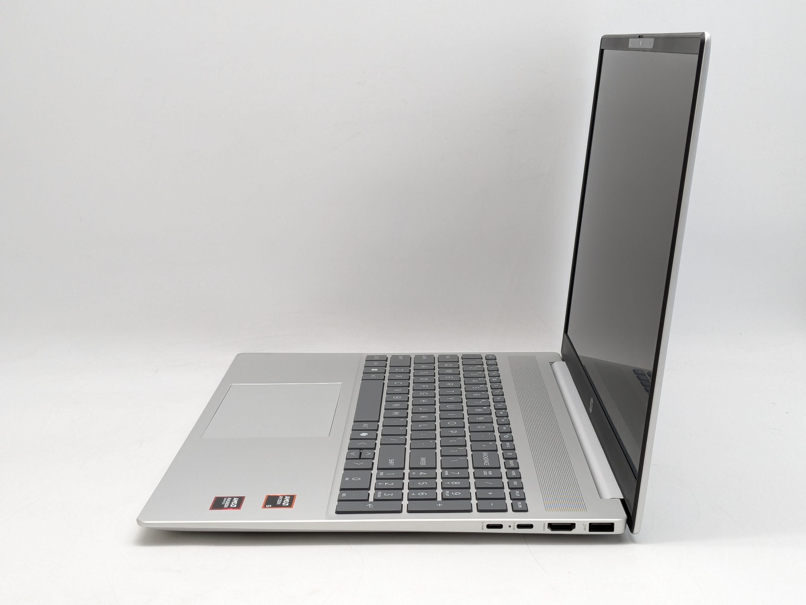 HP OmniBook 5 Laptop 16z-bc100 16″ AMD Ryzen 5 8540U 8GB DDR5 512GB SSD W11H