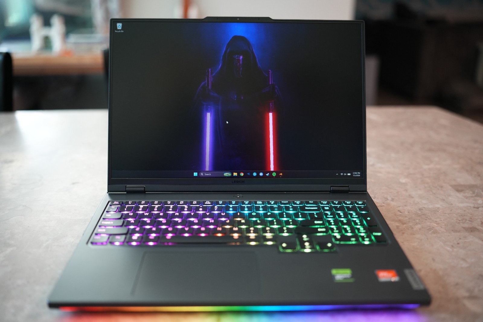 Lenovo Legion Pro 7 16ARX8H 16 WQXGA AMD Ryzen 9 7945HX 32GB 2TB RTX 4090