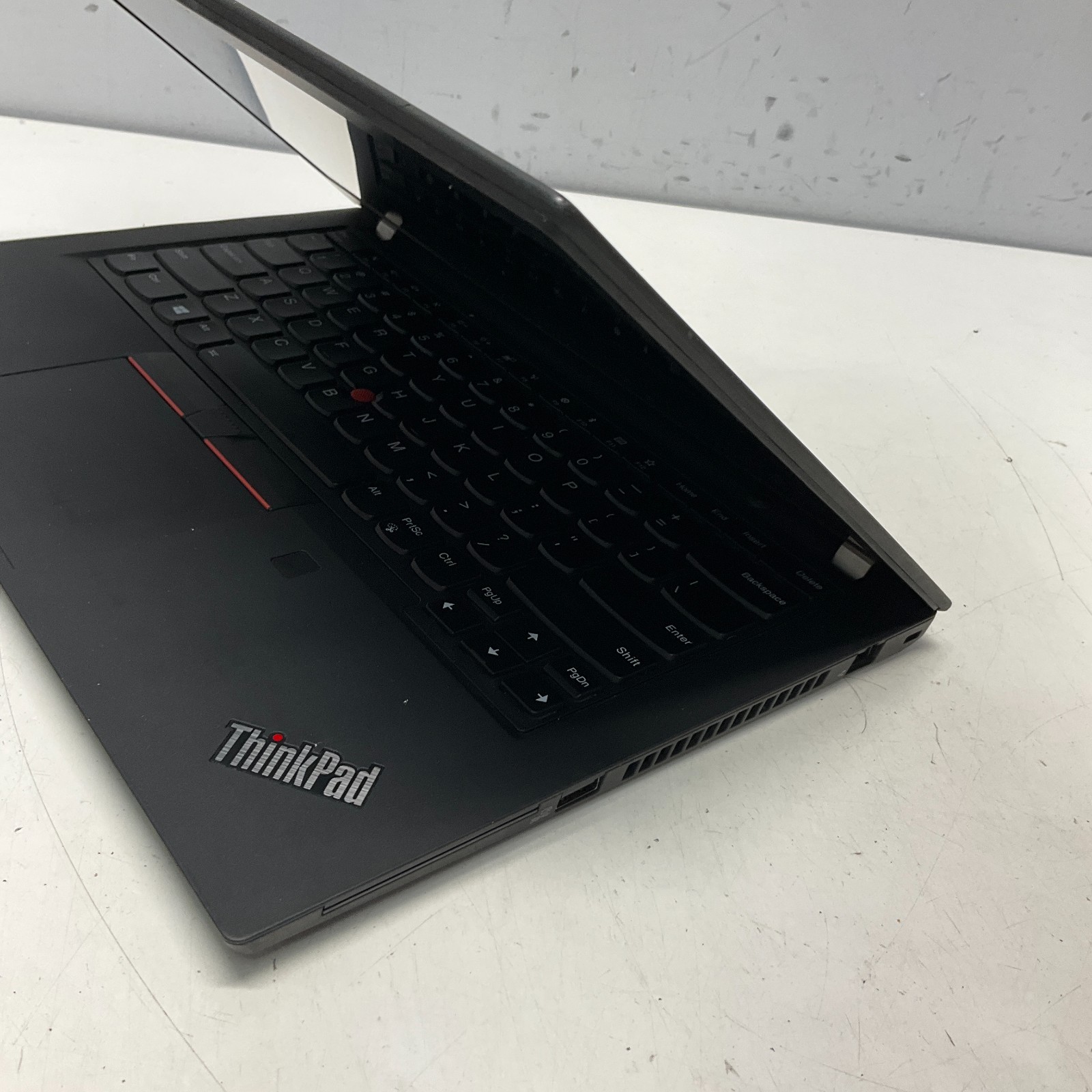 Lenovo Thinkpad T490 14” Intel Core i7-8665U 1.90GHz 8GB Laptop READ ISSUE