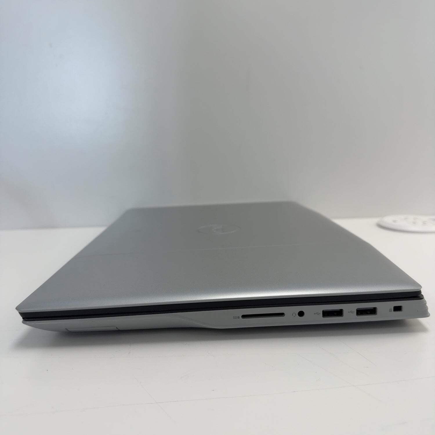 Dell G5 SE 5505 15.6″ Ryzen 7 4800H 2.9GHz 8GB RAM 512GB SSD AMD Radeon RX 5600M