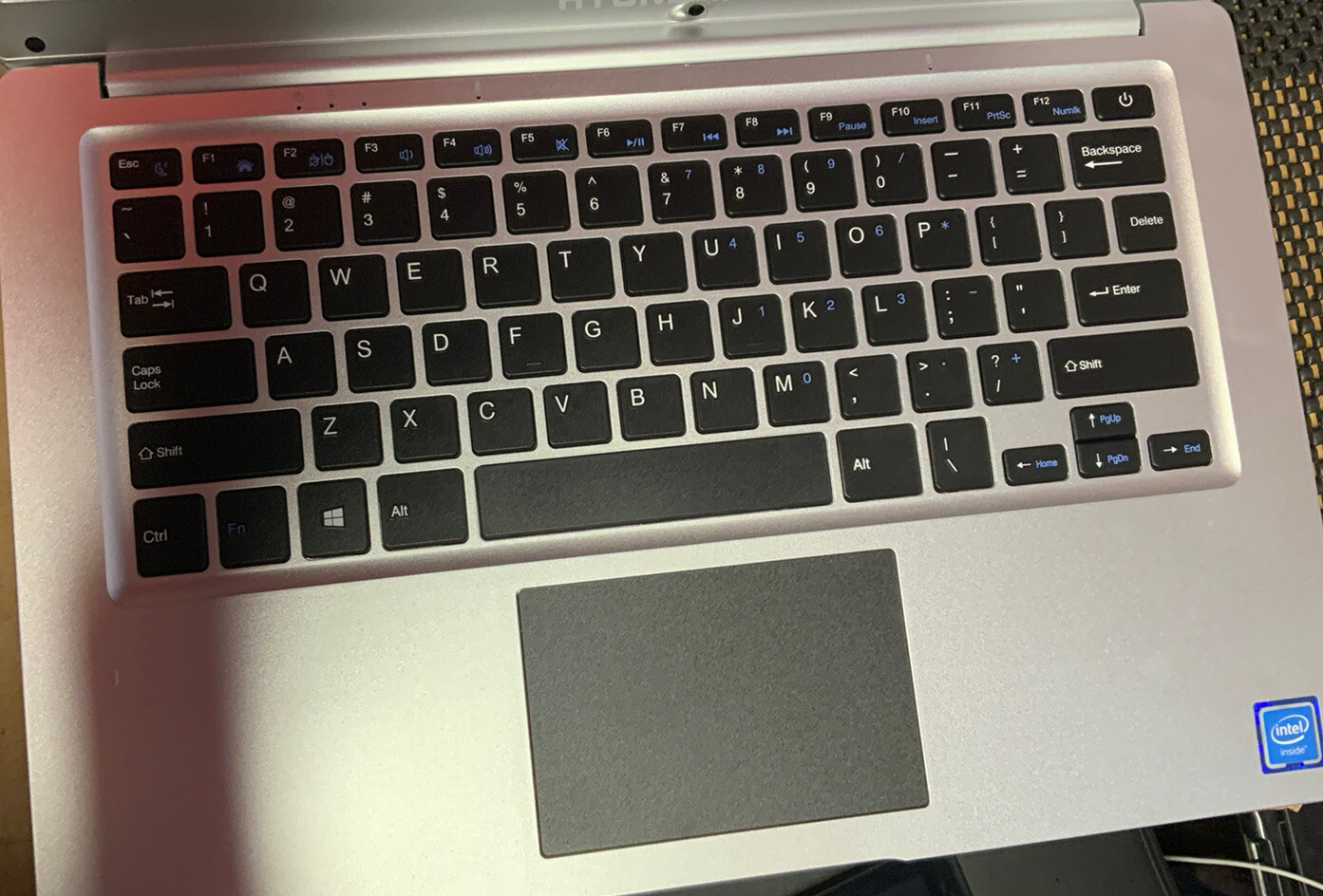 ✅ Hyundai ThinNote-A 14.1″ Intel FOR PARTS‼️, Bad Screen, NO HARD DRIVE, AS IS