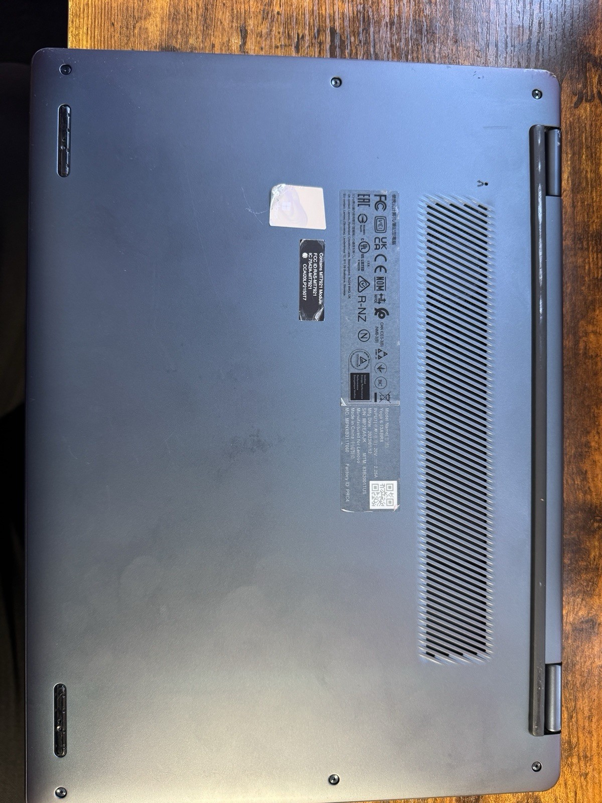 Lenovo Yoga 6 2-in-1 13.3″ / Ryzen 7 7730U / 16GB RAM / 512GB SSD / 83B2001TUS