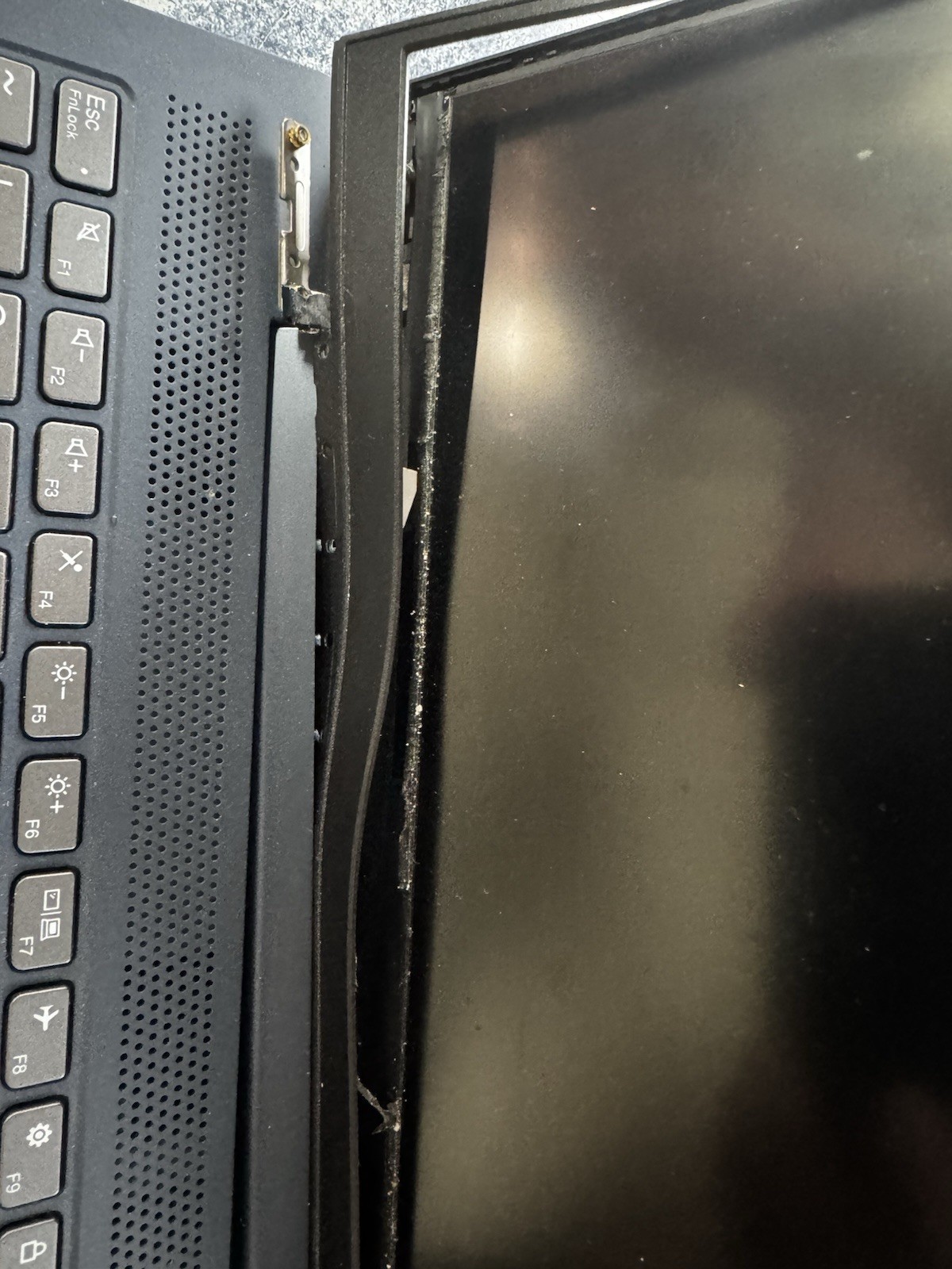 Lenovo IdeaPad 5 15ITL05 – Touch FHD – i7-1165G7 – No SSD/No OS – READ