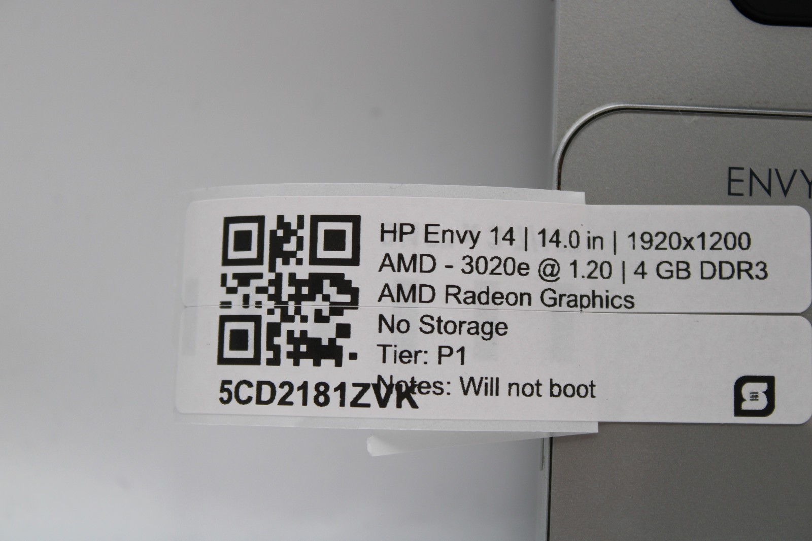 HP Envy 14 Spectre AMD-3020e @ 1.2 GHz 4GB RAM No SSD No OS No Boot *PARTS