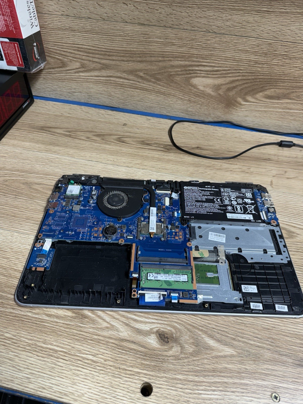 💻 HP Pavilion 15” Laptop 🔧 i7-6500U • 8GB RAM • No SSD/Cable • Missing Bottom