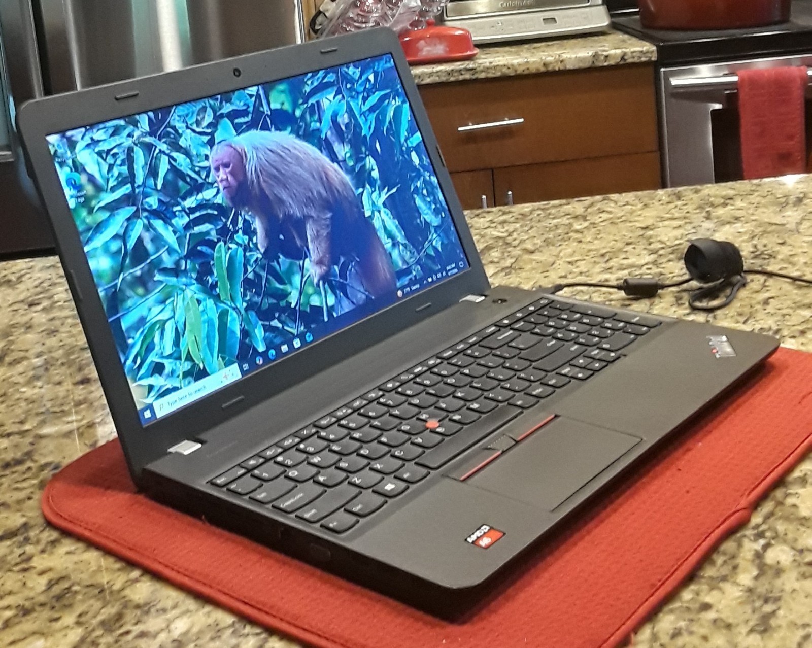 Lenovo Thinkpad E550 AMD Radeon A6-7000 2.20GHz 8GB RAM 256GB SSD HDD Wind 10