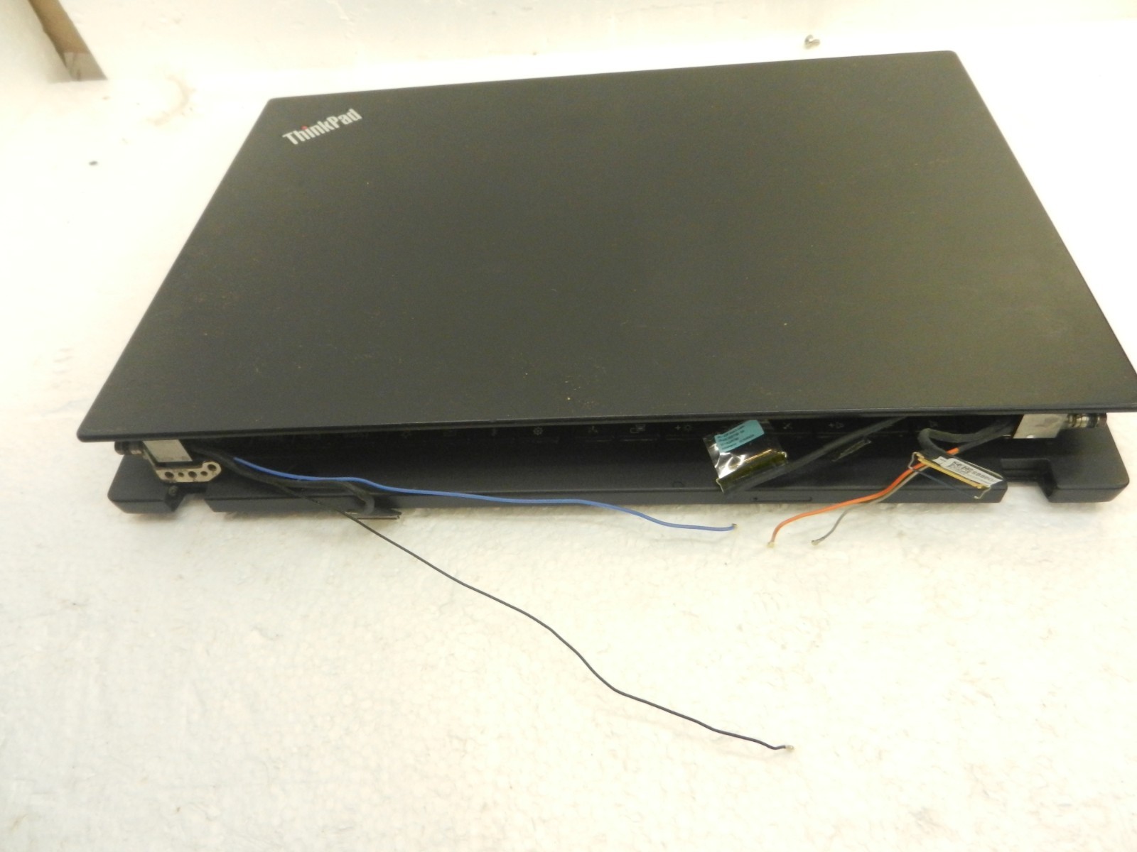 Lenovo ThinkPad T490s 14″ Core i7-8565U @ 1.8GHz / 8GB RAM / NO HDD / NO SCREEN