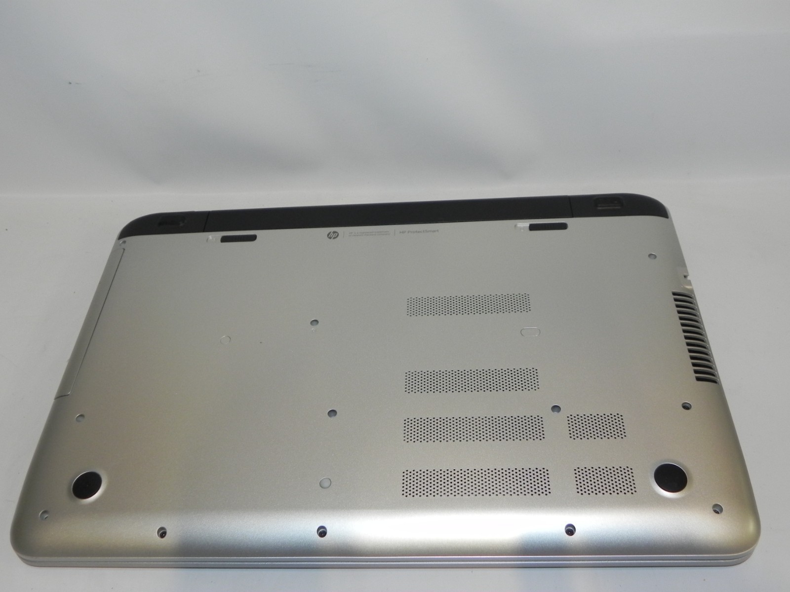 HP Pavilion 17 AMD A6-6310 1.6GHz 4GB RAM – FOR PARTS OR REPAIR –