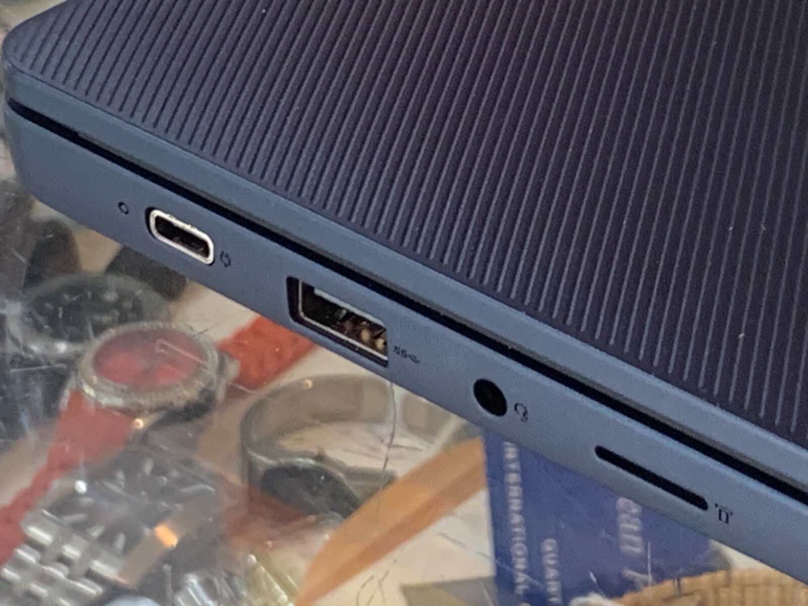 LENOVO IP FLEX 3 CHROMEBOOK 12IAN8 TYPE 82XH (128GB EMMC / 4GB RAM)