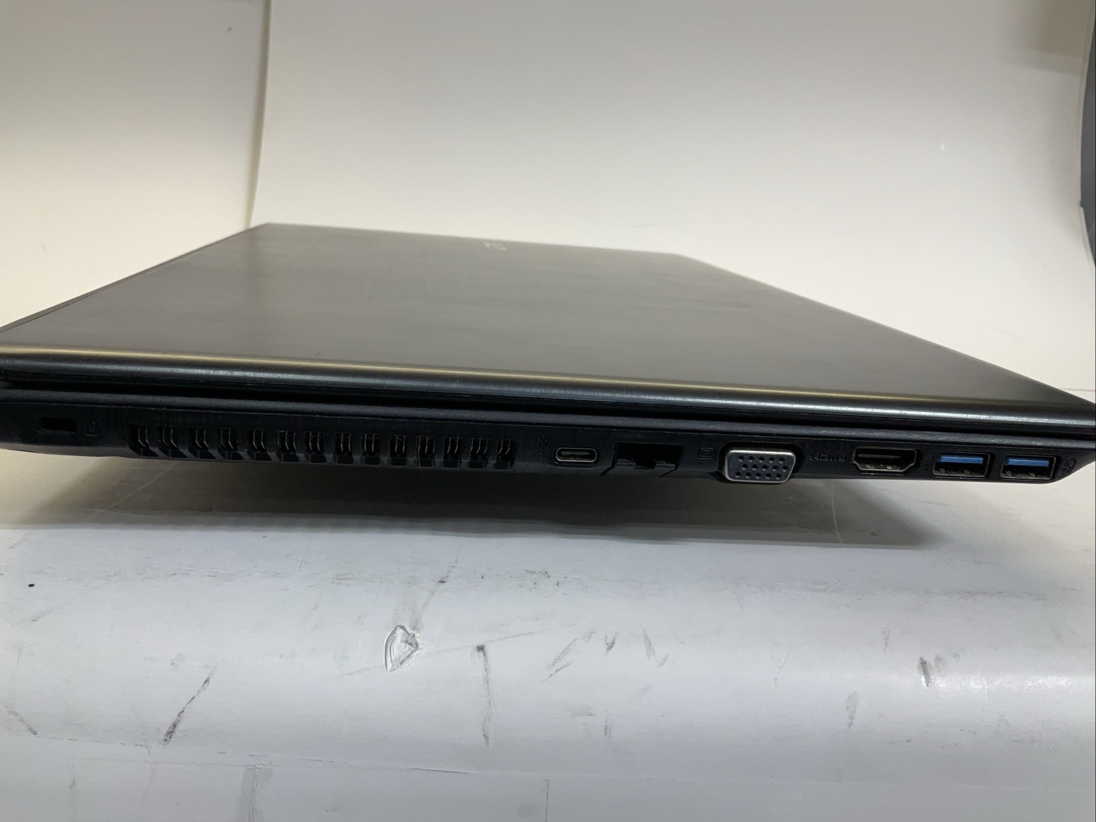 Acer Aspire E5-576 Laptop/ i3-8th Gen/ 16GB RAM/ 128GB SSD/FHD/W11/(121F)