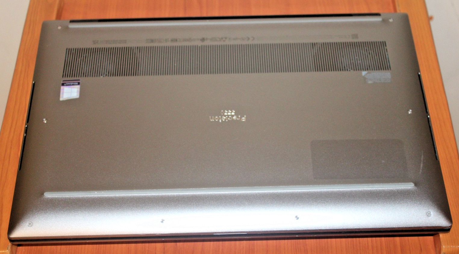 DELL PRECISION 5550 i7-10750H @ 2.60GHz 8 GB RAM SSD 1TB NVIDIA QUADRO T1000
