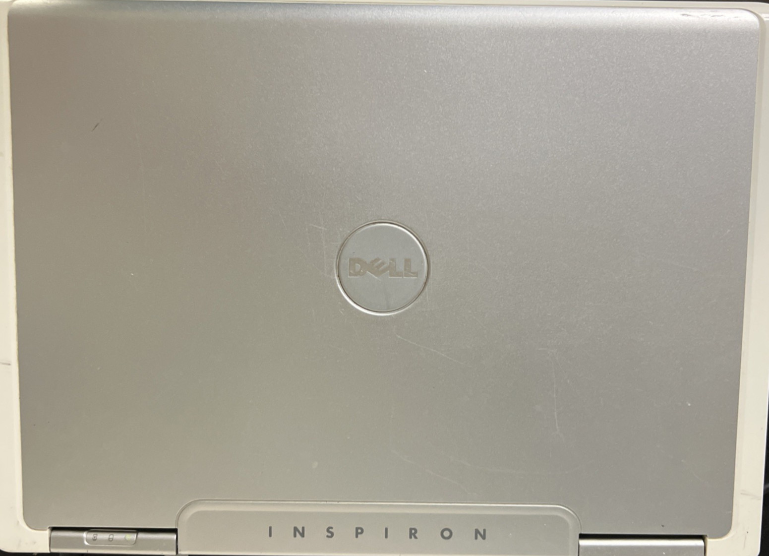 Dell Inspiron 1501 15.4″ AMD Sempron 1.6GHz 2GB RAM 120GB HDD Radeon XP Pro SP3