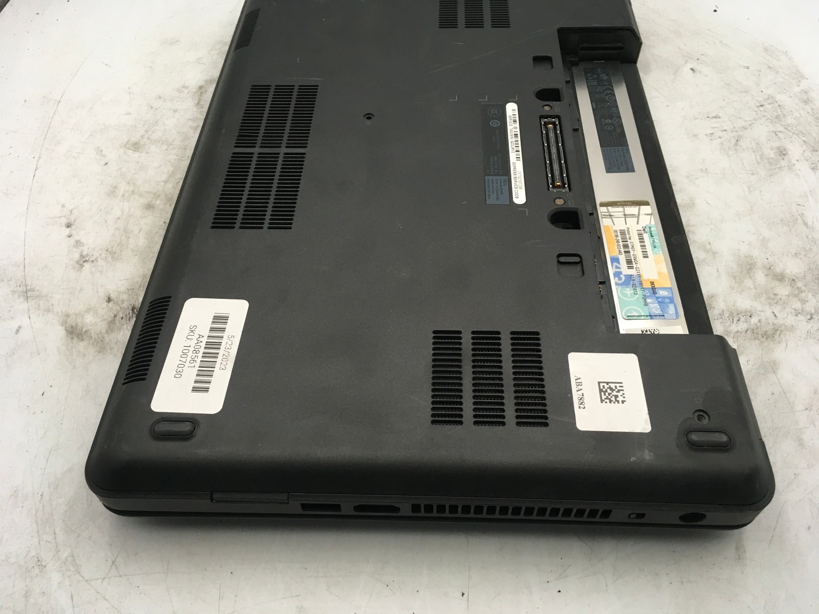 DELL LATITUDE E5440 – FOR PRATS/BAD LCD – INTEL I3 4TH GEN – NO RAM – READ – BB!