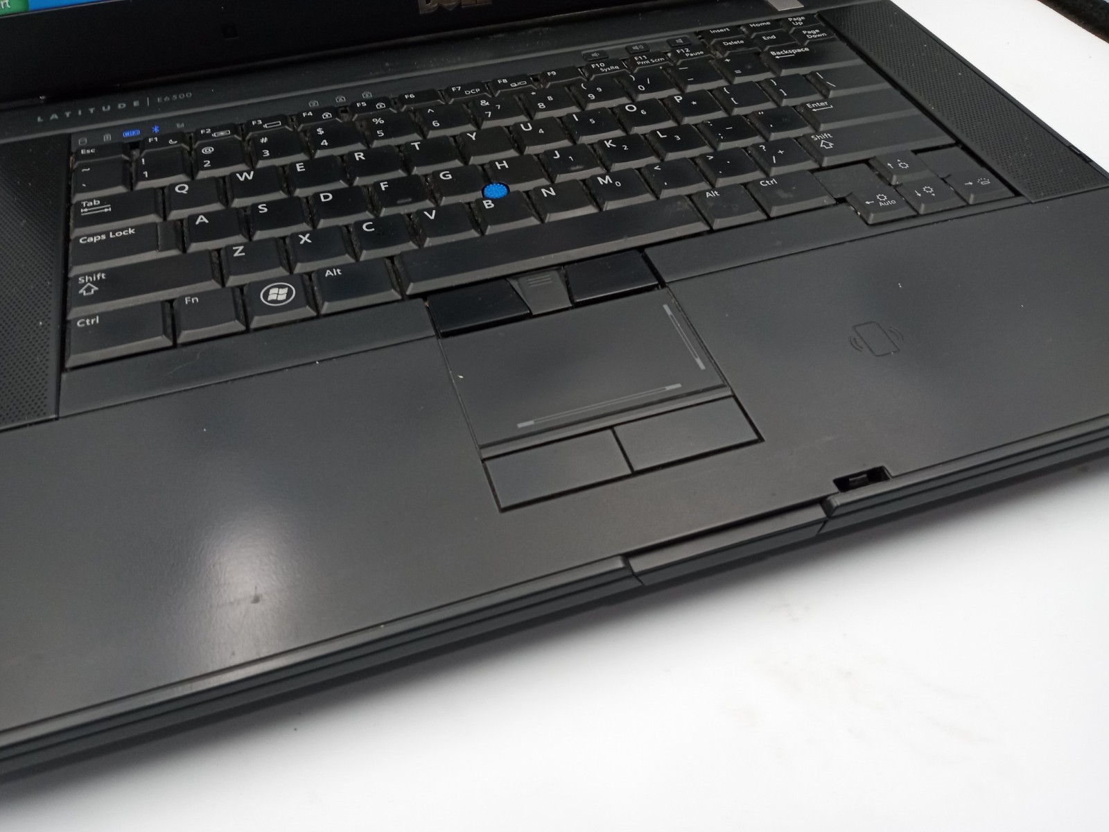 Dell Latitude E6500 15″ Laptop Intel C2D 4GB 320GB HDD WinXP NVS160M – READ -RR