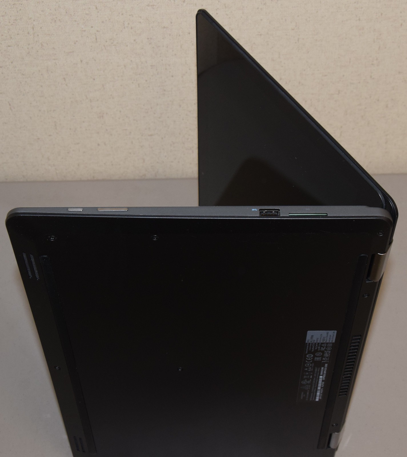 Dell Inspiron 15-7568 15.6″ Convertible Touchscreen i5-6200U 8GB DDR3 240GB SSD