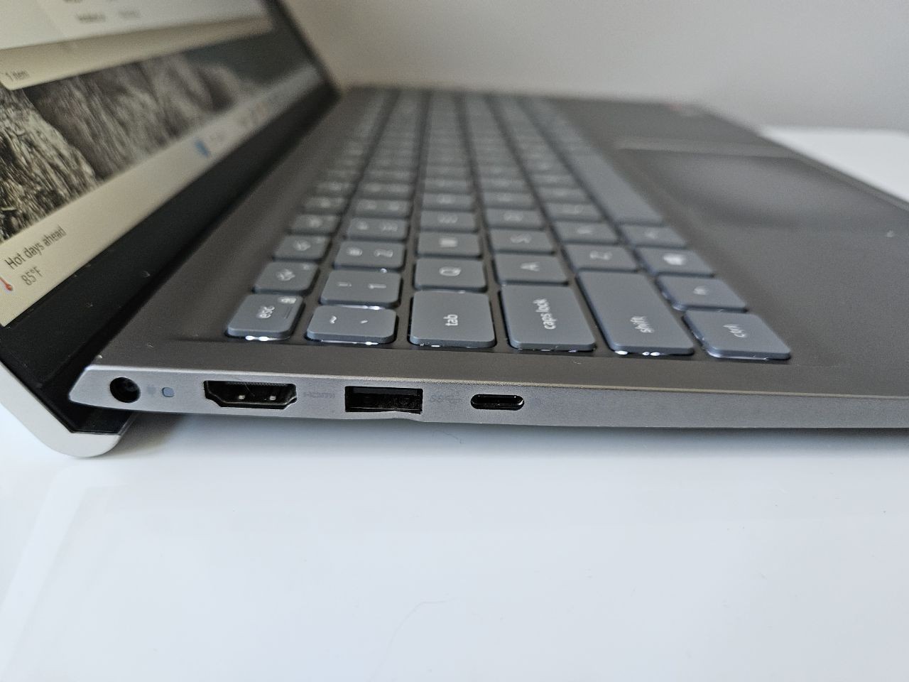 Dell Inspiron 15 5515 15.6-inch TOUCH R7-5700U 16Gb RAM 512Gb NVME Win 11 Pro
