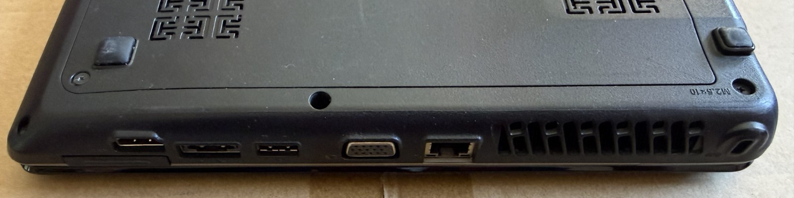 Lenovo IdeaPad Z560 15.6 Laptop Intel i3 M380 2.53 GHz 4 GB RAM 300GB *READ*