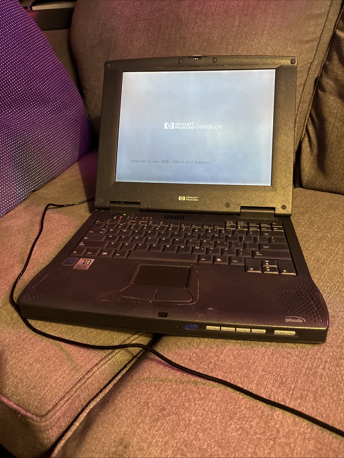 HP OmniBook XE2 Vintage Laptop Windows 98 Intel Celeron Tested Works No HDD