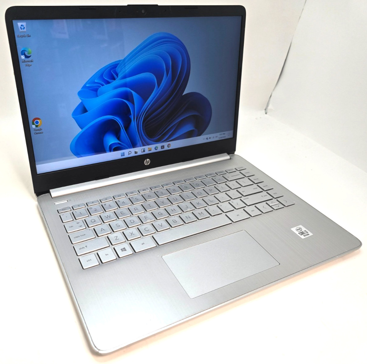 HP LAPTOP 14-DQ1043CL CORE i3-1005G1 @ 1.2GHz, 8GB, 256GB SSD, SILVER, FHD