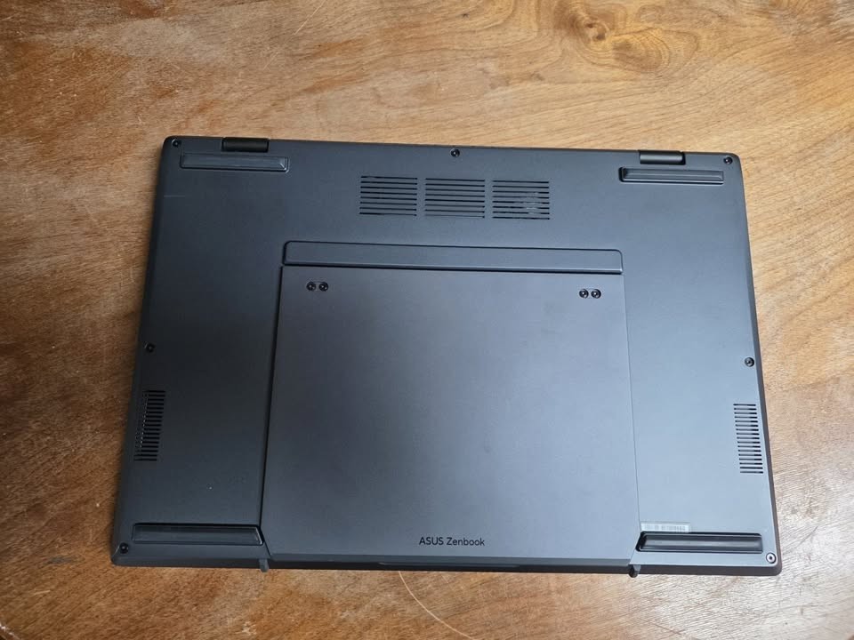 ASUS Zenbook Duo 14″ (Dual Touch Displays, Core Ultra, 32GB RAM, 1TB SSD