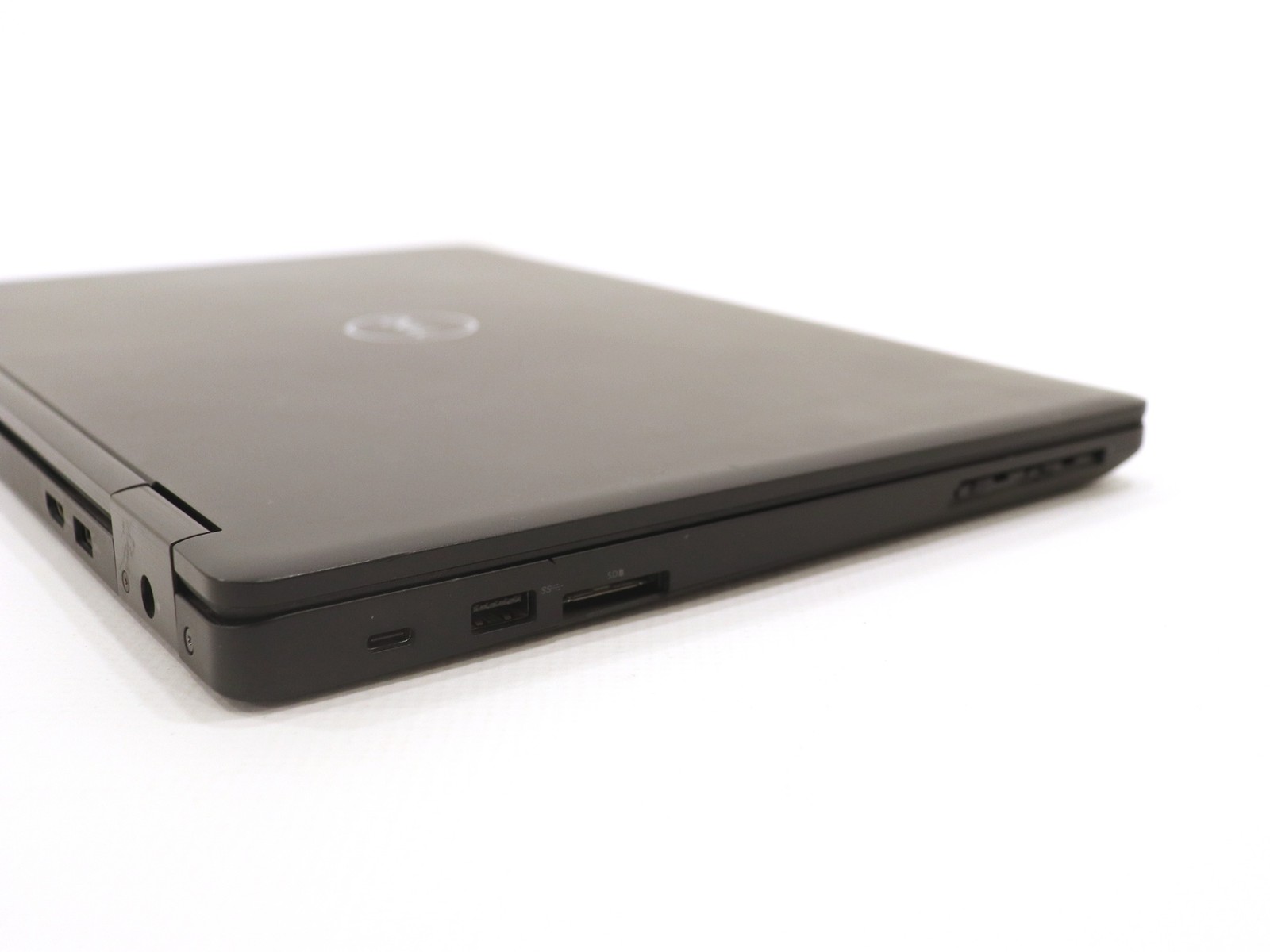 Dell Precision 3530 15.6″ Intel Xeon E-2176M 16GB 256GB NVMe Windows 11 Pro