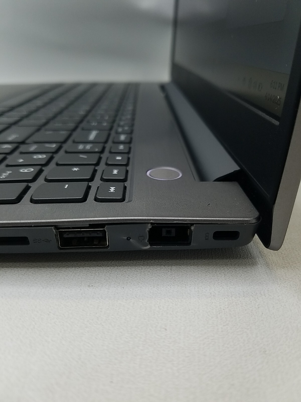 Lenovo ThinkBook 15-IIL Core i5-1035G1 @ 1.0GHz 8GB RAM 256GB SSD Windows 11 Pro