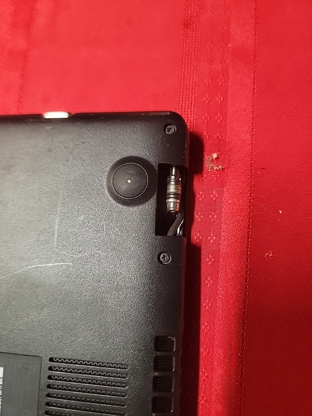 Dell Latitude 3490 14″ Core i7 8TH GEN NO HDD NO DRIVES , FOR PARTS
