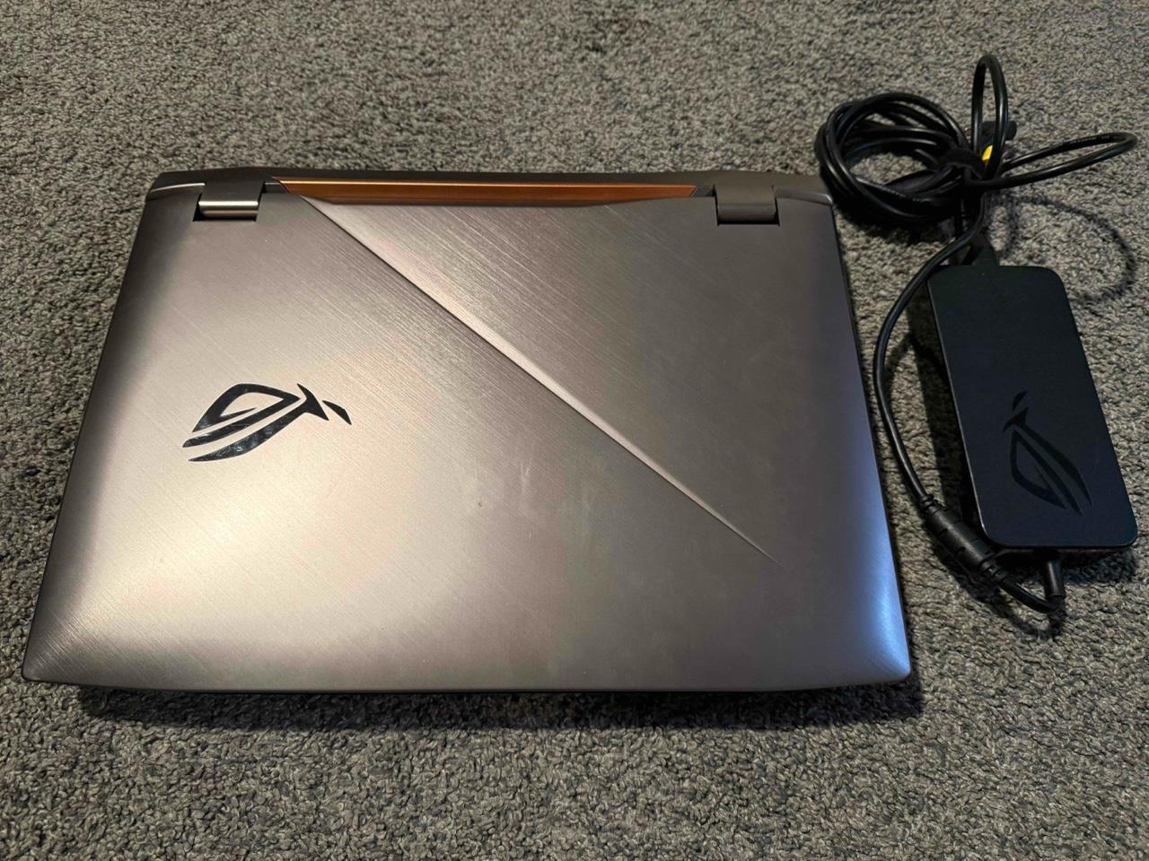 —ASUS ROG G703GI i9-8950HK 2.9ghz 32GB RAM GTX 1080 8GB VRAM 512GB SSD 2TB HDD