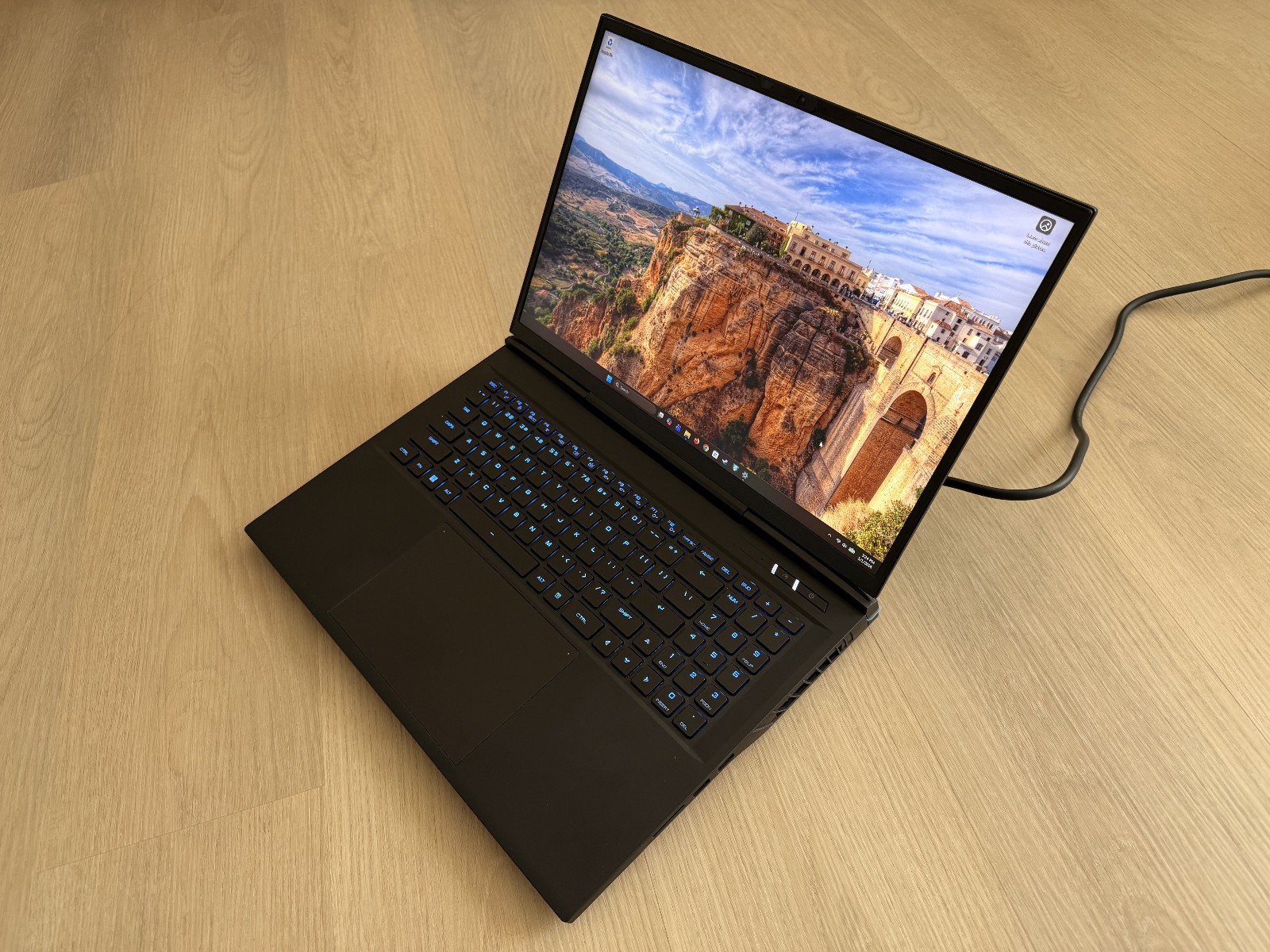 Eluktronics MECH-17 G2 17” 6900HX RTX 3080 Ti 64GB 2TB + LPP G1 + Original Box