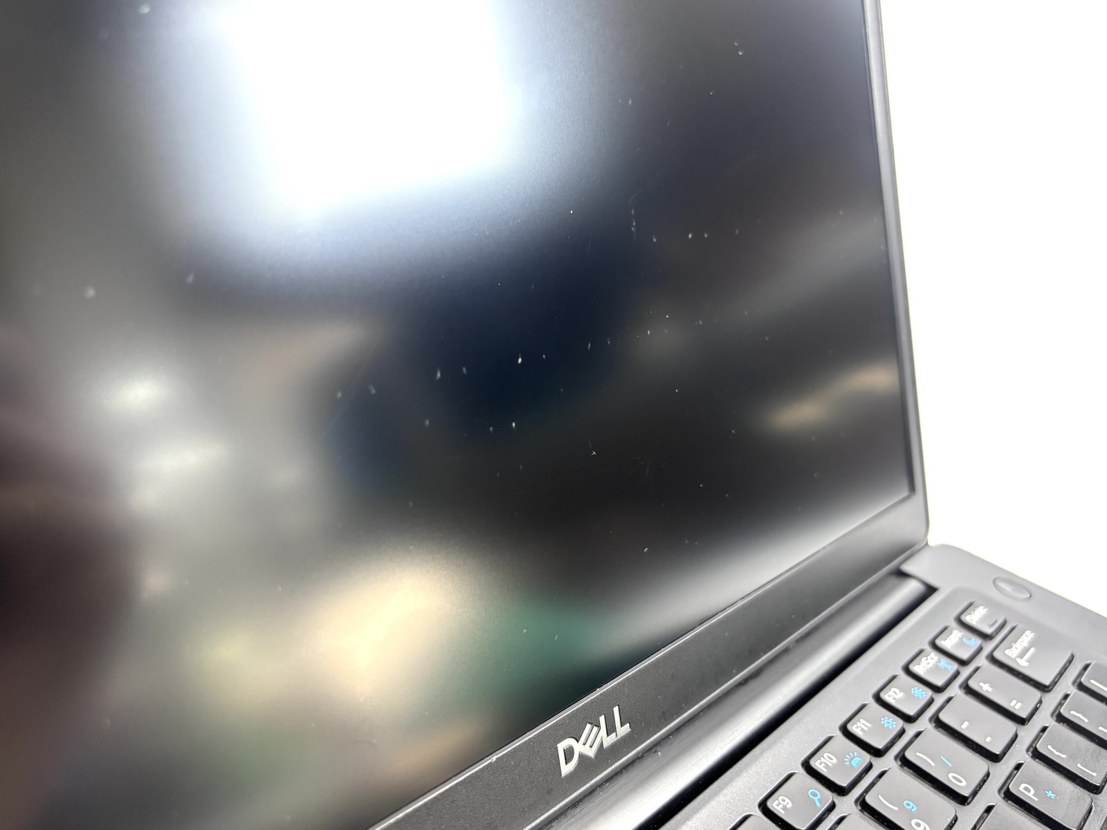 Dell Latitude 7490 – 14″ FHD, 1.9GHz i7, 16GB RAM, 512GB SSD, Windows 11