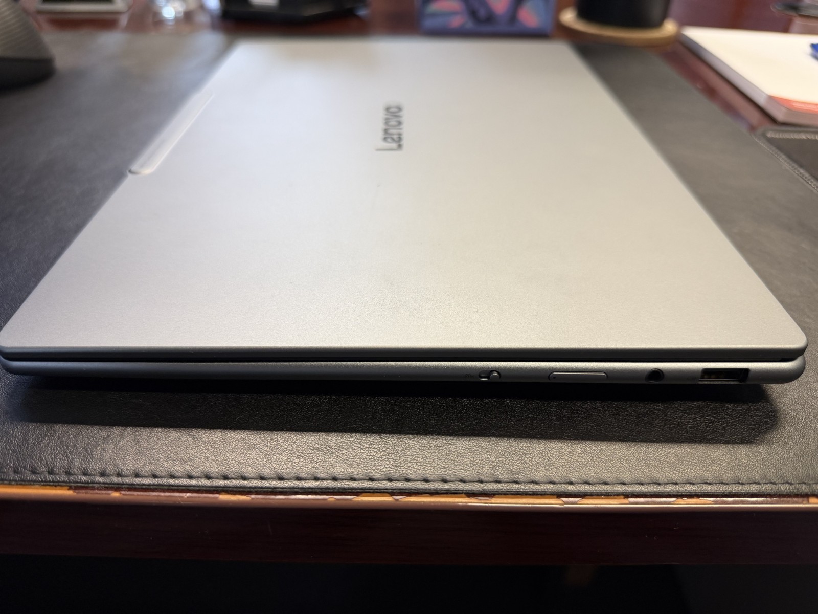 Lenovo Slim 7i Aura Edition 83MC0004US Ultra 7 14″ WUXGA OLED 16GB RAM 1TB SSD