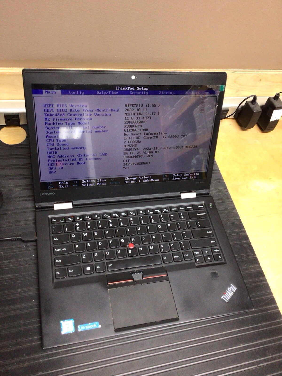 Lenovo X1 Carbon 4th Gen 14″ | i7-6600U@2.6 | 8GB RAM | No Drives/OS