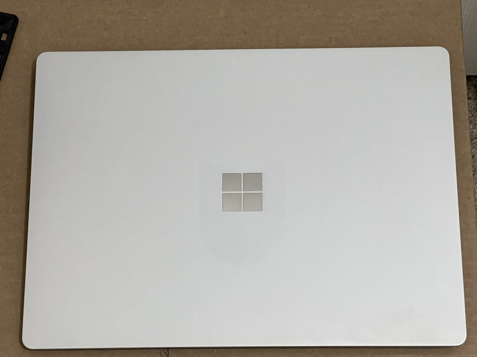 Microsoft Surface Laptop 2 (Intel Core i7-7660U, 16GB RAM, 512GB) Platinum – SEE