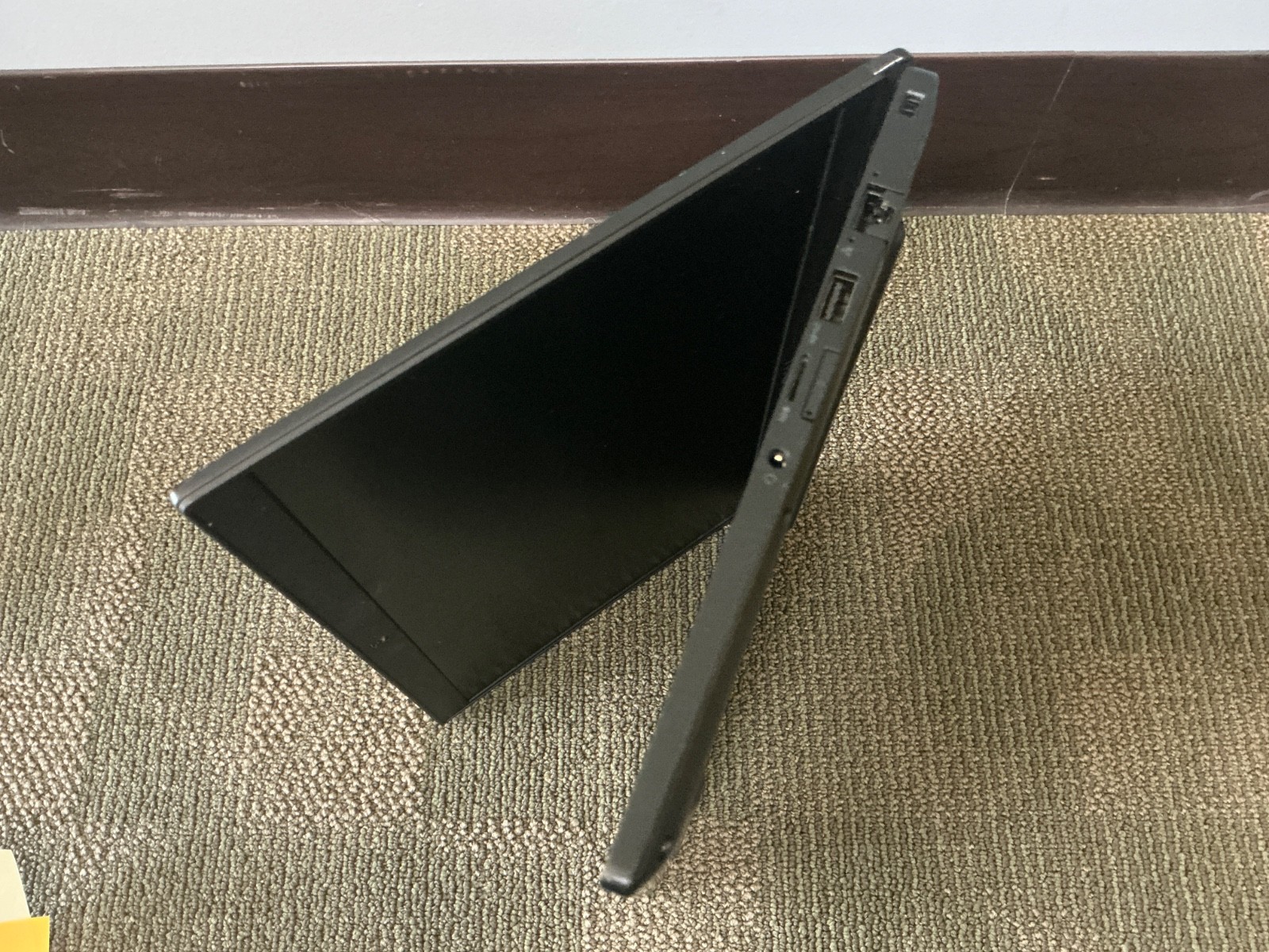 Dell Latitude 7390 13.3″ FHD i7-8650U 8GB RAM 256GB SSD Windows 11 Pro Laptop