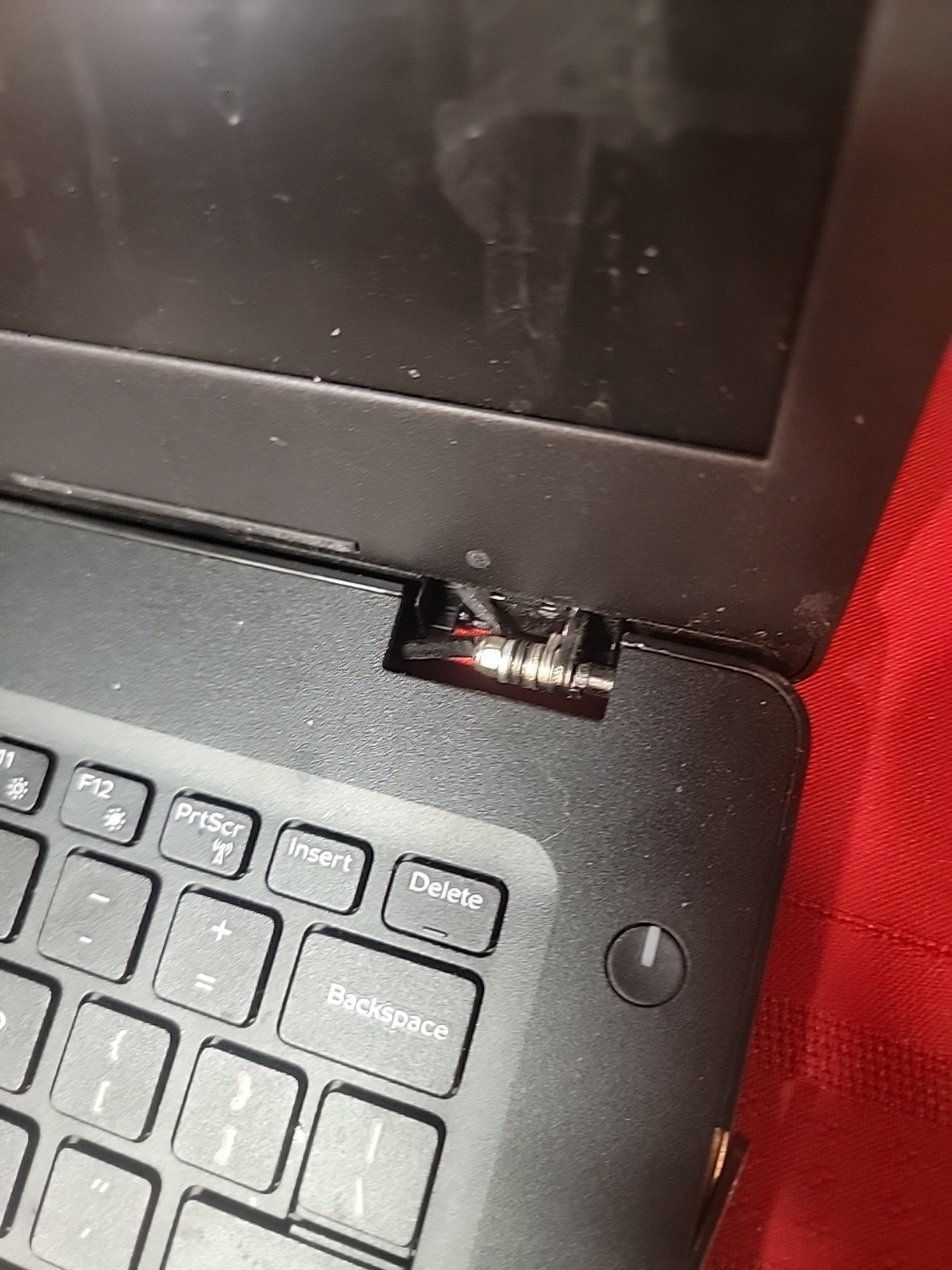 Dell Latitude 3490 14″ Core i7 8TH GEN NO HDD NO DRIVES , FOR PARTS