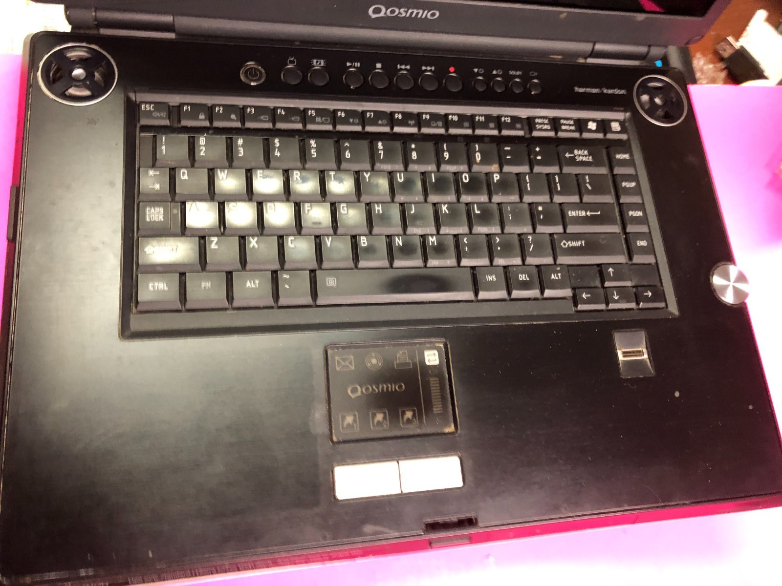 TOSHIBA QOSMIO G35-AV600 Core2 Due 17″ Laptop 4GB 2X 250GB HD WIN XP No Battery
