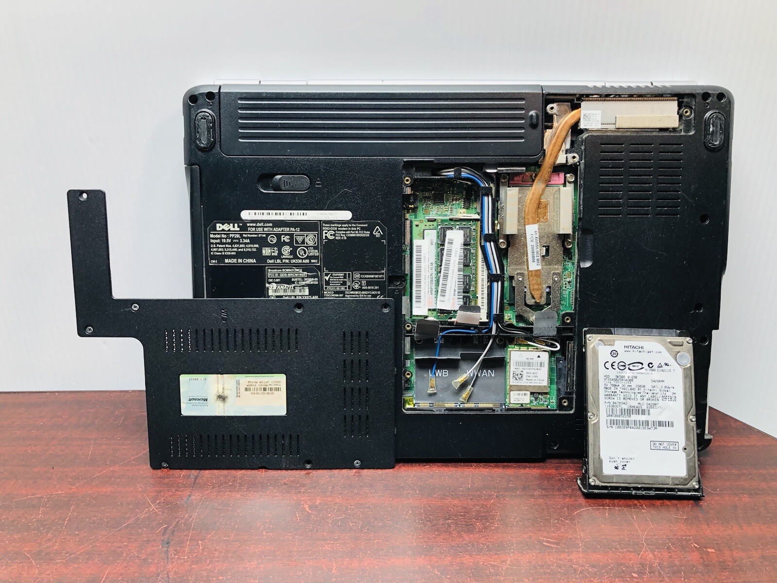 Dell Inspiron 1525 15.4″ Laptop , FOR PARTS ! Memory Sticks Hard drive