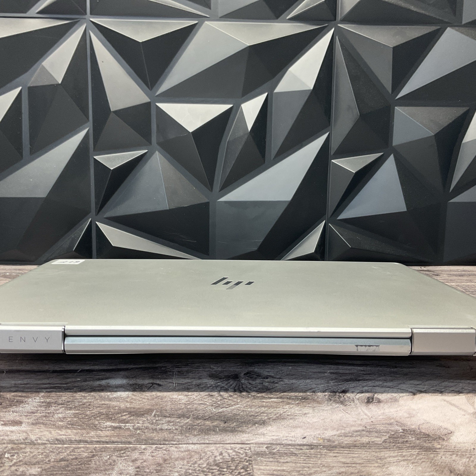 HP Envy 15m Convertible / 16GB Ram / 256GB / Windows 11 / BIG Touchscreen / 61F