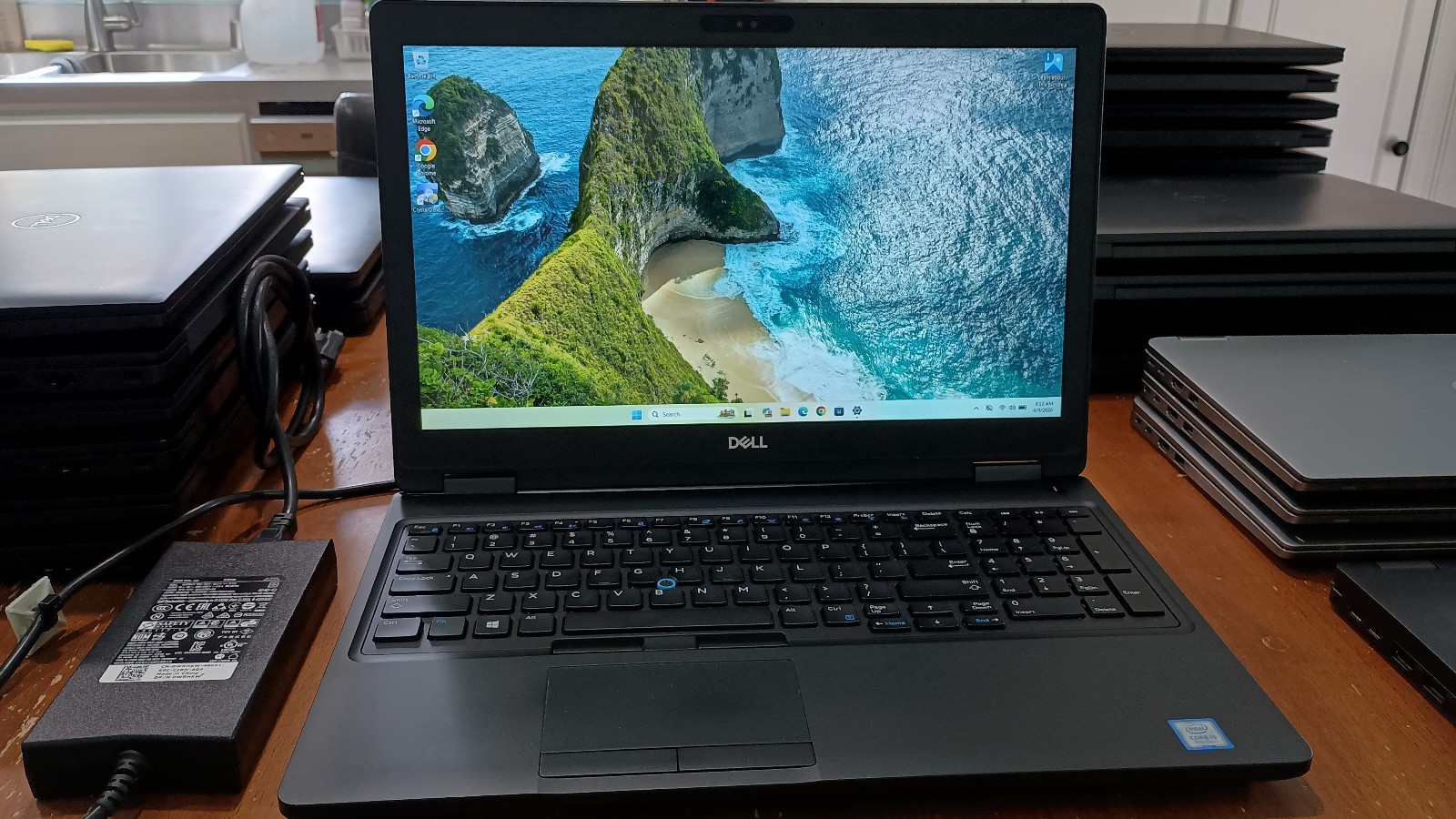 Dell Latitude 5591. i5-8400H, Nvidia MX130, 16GB ram, 256GB SSD, Wifi / BT