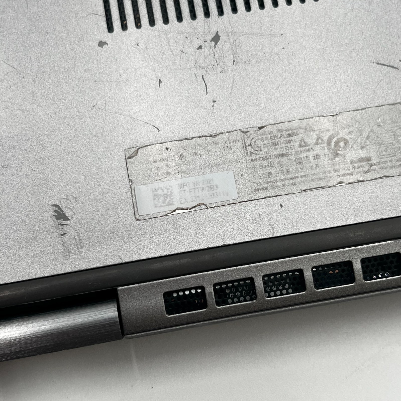 Dell Latitude 5320 13″ i5-1135G7 8GB RAM 256GB SSD No OS | TESTED USED – POOR