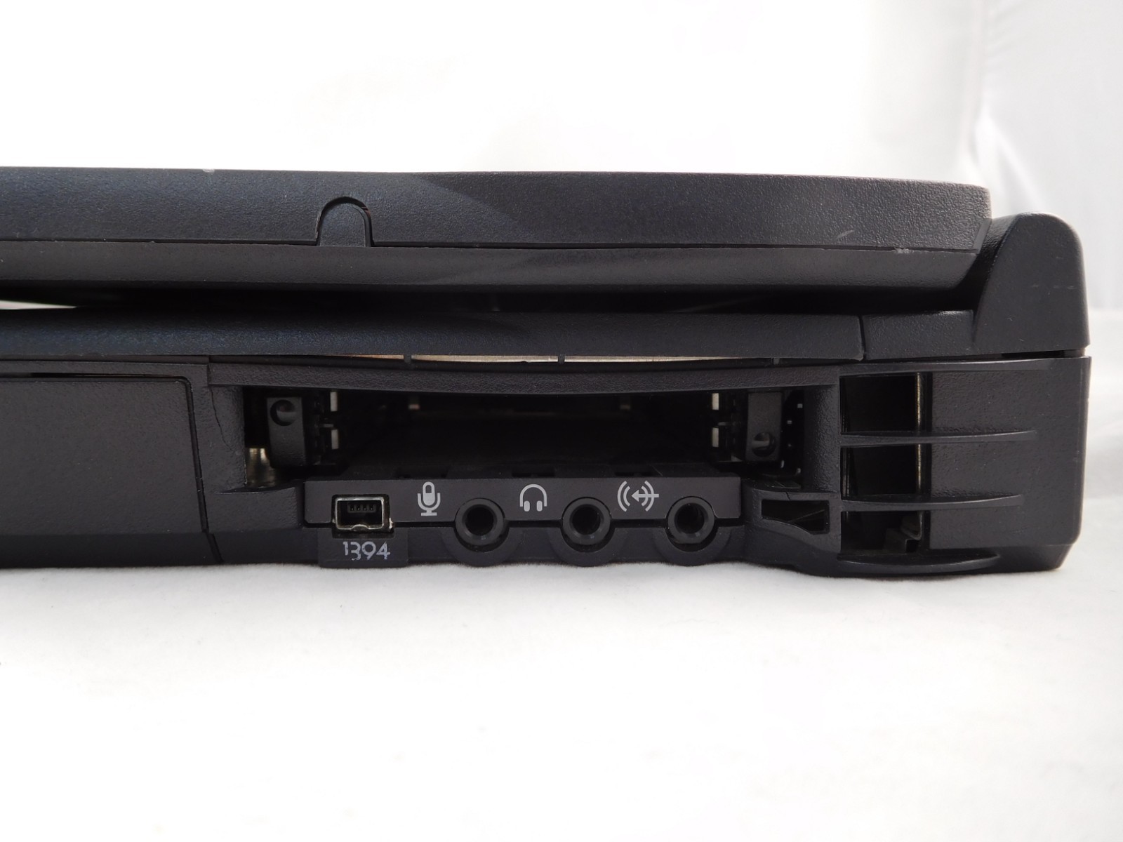 Dell Latitude C800 Pentium III 850Mhz 128MB 20GB 15″ Bad Battery No OS